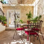 Mike Apartment Makarska
