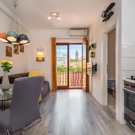 Mike Apartman Makarska