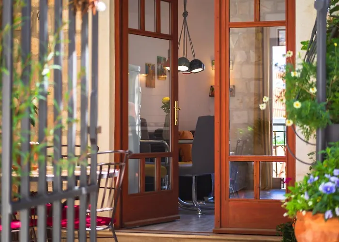 麦克公寓 * 马卡尔斯卡